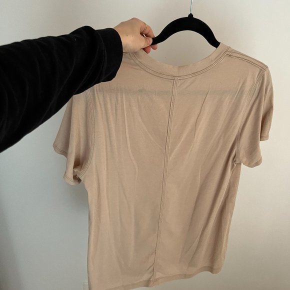 Lululemon Nude All yours T-shirt - size 4 - barely worn! - Picture 3 of 3